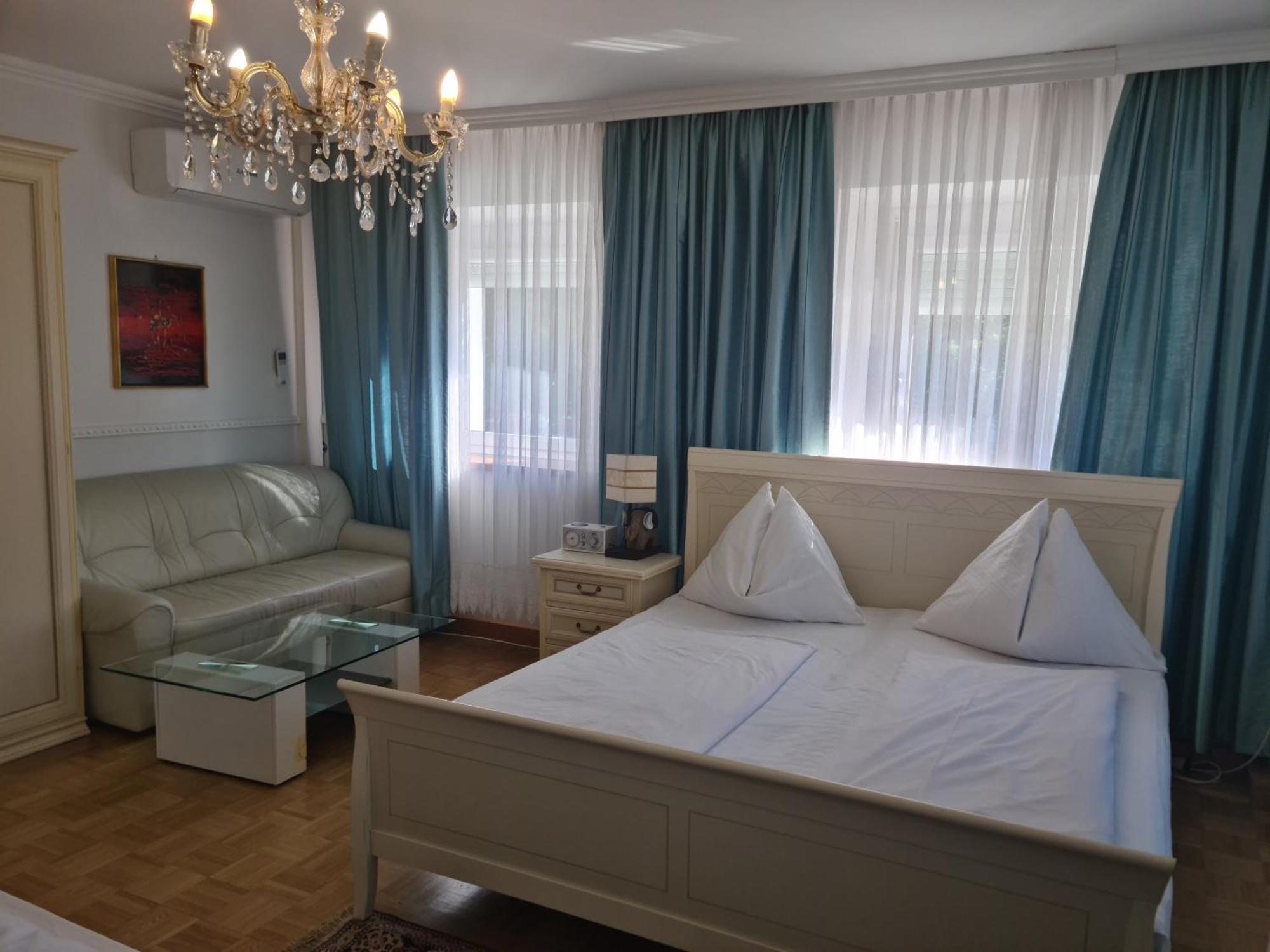 Hoeckner Plaza Hotel Attnang-Puchheim Esterno foto