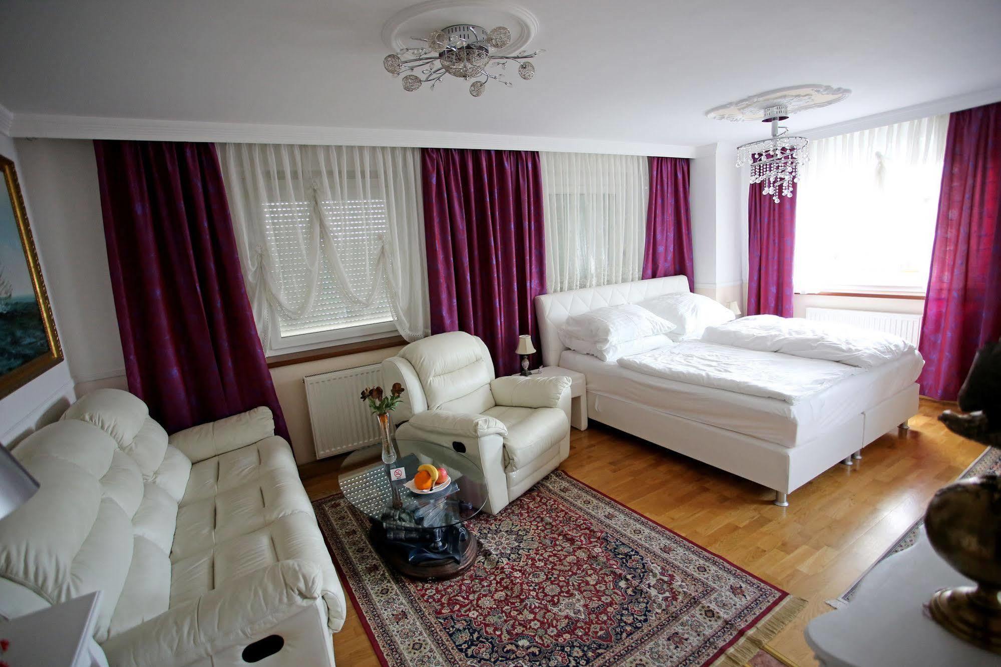 Hoeckner Plaza Hotel Attnang-Puchheim Esterno foto