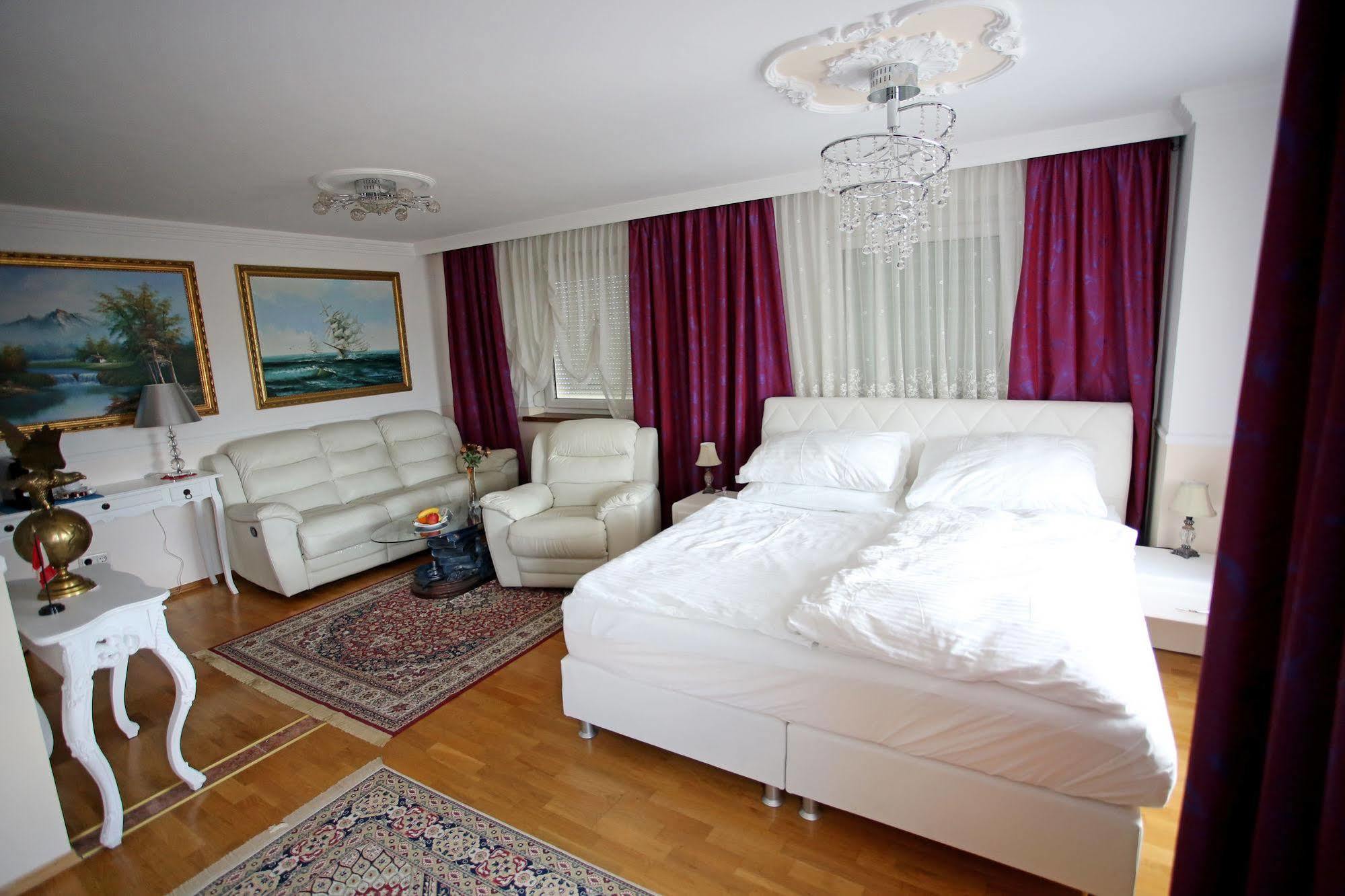 Hoeckner Plaza Hotel Attnang-Puchheim Esterno foto