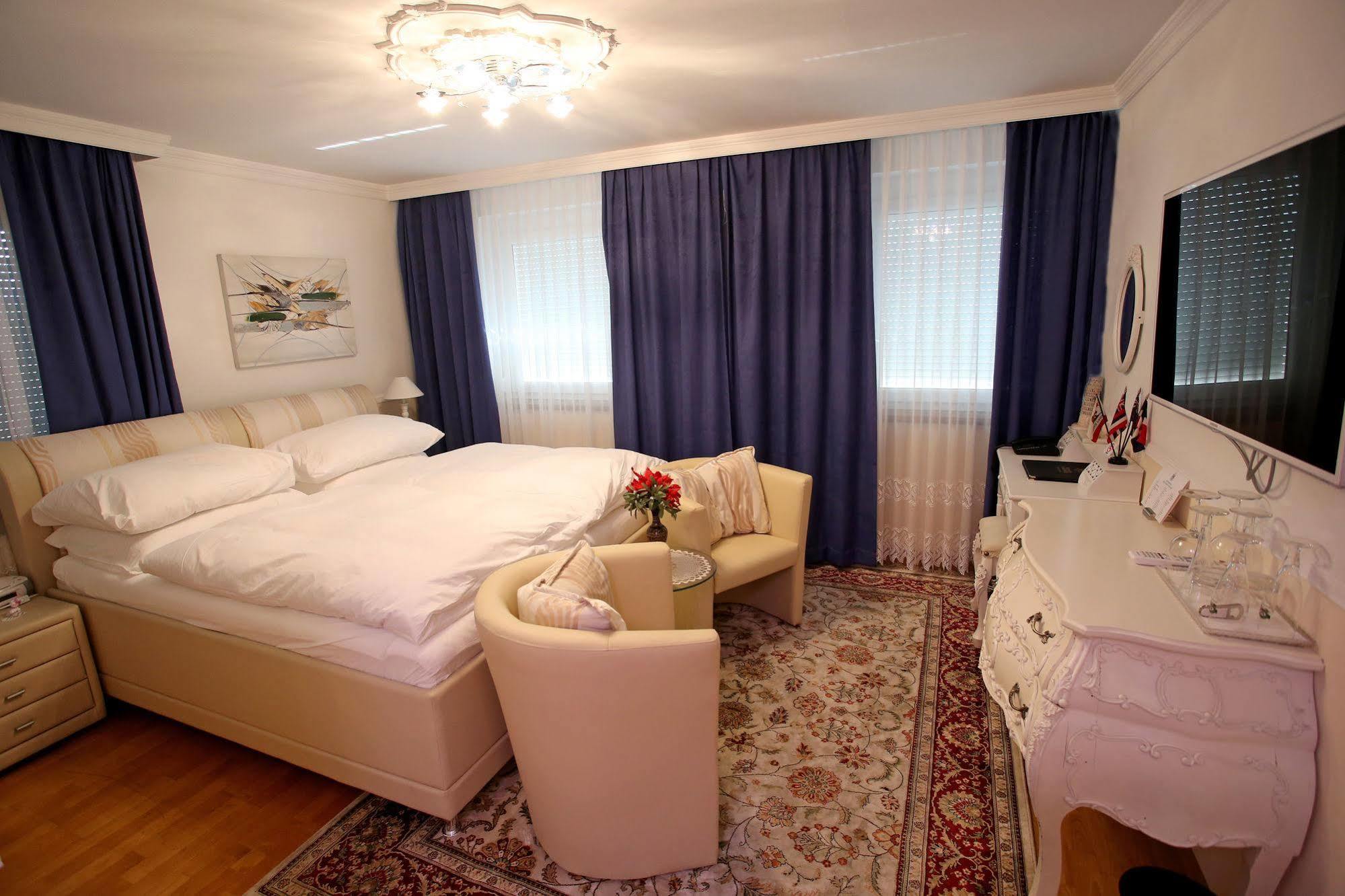 Hoeckner Plaza Hotel Attnang-Puchheim Esterno foto